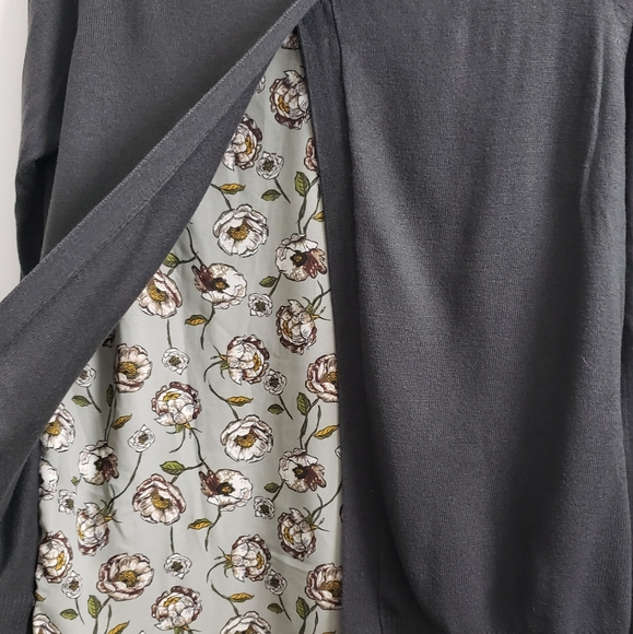 Dalia split back sweater - Picture 3 of 3